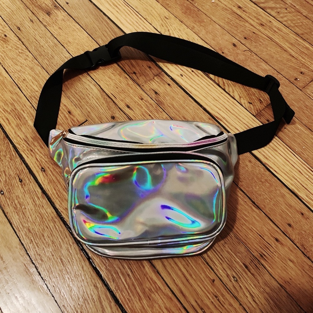 Holographic Fanny Pack Silver